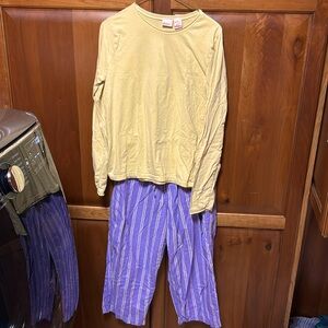 COPY - Xhilaration lounge wear.  Womens size Large Crop bottoms long sleeve top